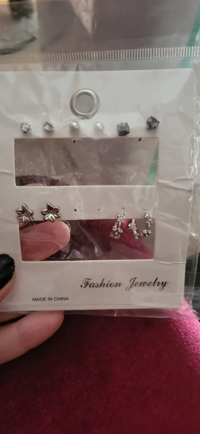 Lot de boucles d'oreilles