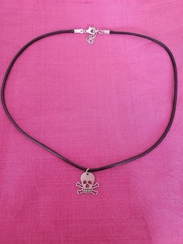 Collier crâne tête de mort - photo numéro 2