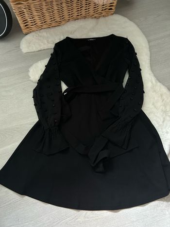 Robe noire à manches longues