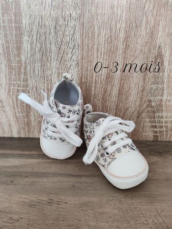 Baskets en toile fleuris Kiabi 3/6 mois