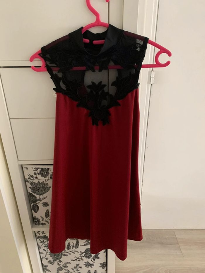 Robe courte rouge et noire - photo numéro 2