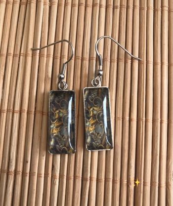 Boucles d’oreilles style ethnique noires et dorées