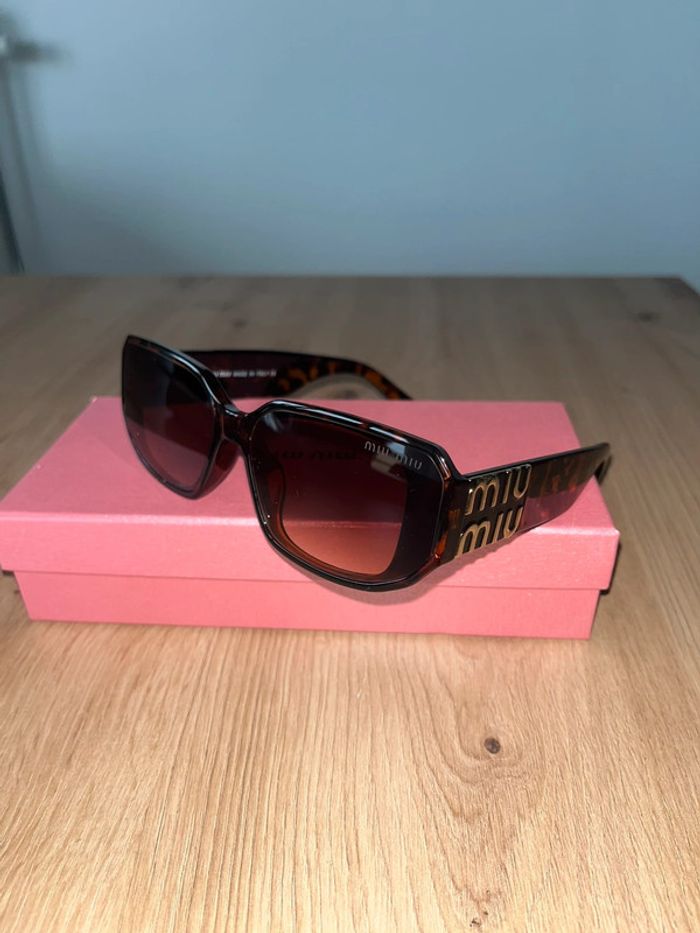 Lunettes de soleil , Miuuu Miuuu , femmes , neuves - photo numéro 7