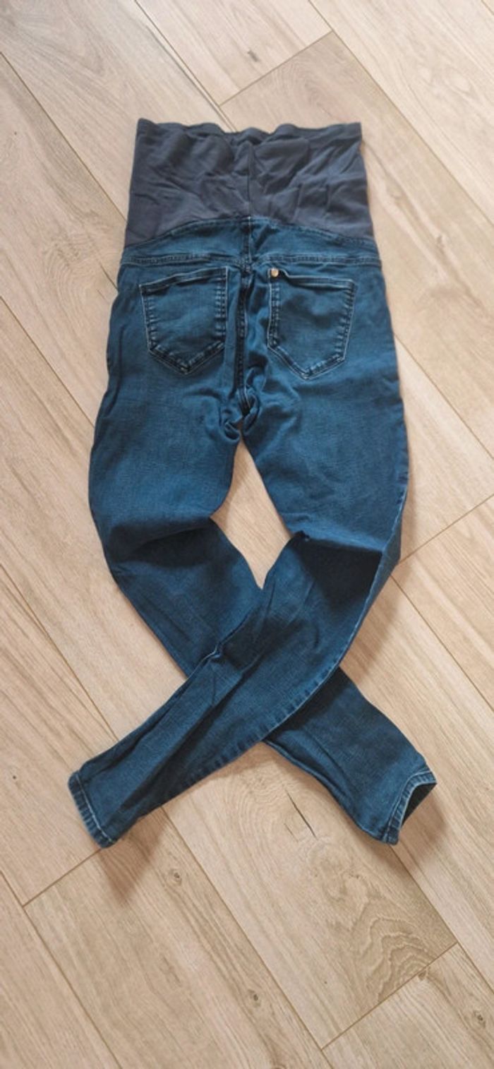 Jean slim bleu foncé de grossesse H&M en bon état Taille 38 - photo numéro 2