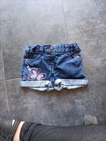 Short en jean ajustable