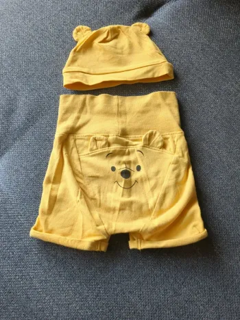 Ensemble short et bonnet Winnie l'ourson 6 mois