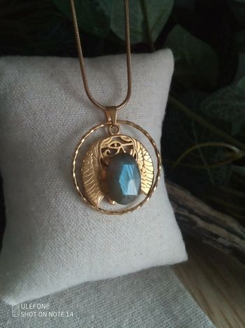 Collier pendentif scarabée pierre naturelle de labradorite