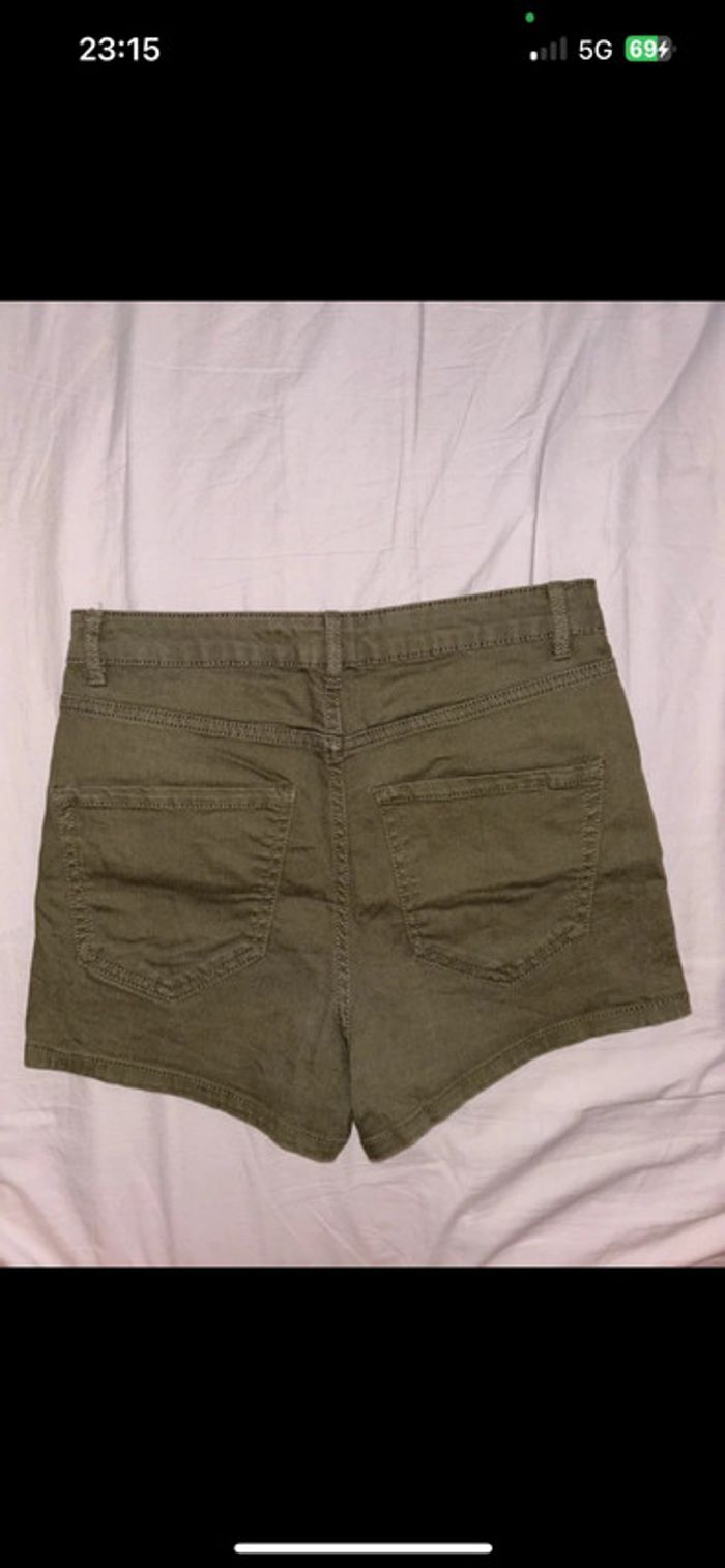 Short kaki à boutons uni - photo numéro 9
