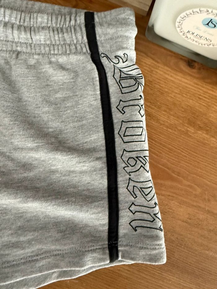 Short gris - photo numéro 2