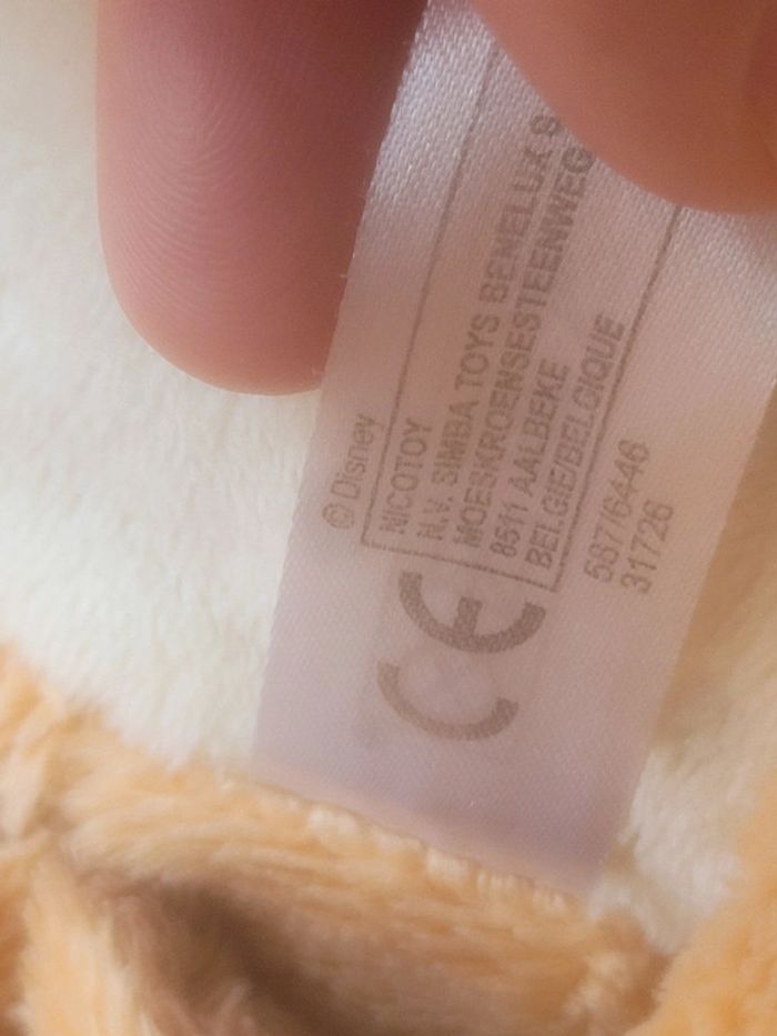 Peluche grand Bambi allongé Disney - photo numéro 9