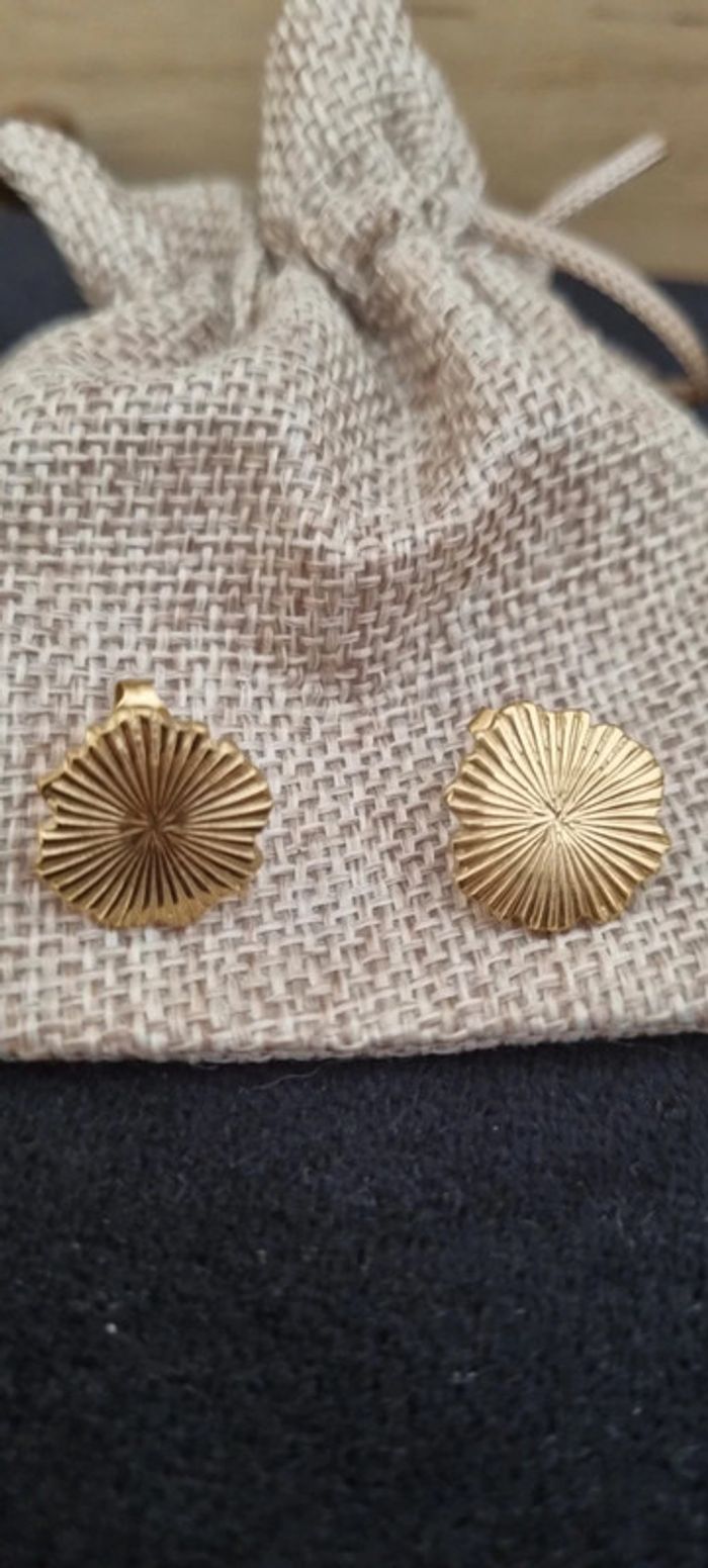 Magnifiques Boucles d'oreilles Mela neuves