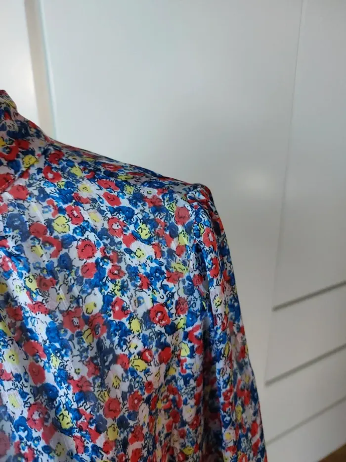 Jolie blouse légère fleurie - photo numéro 3