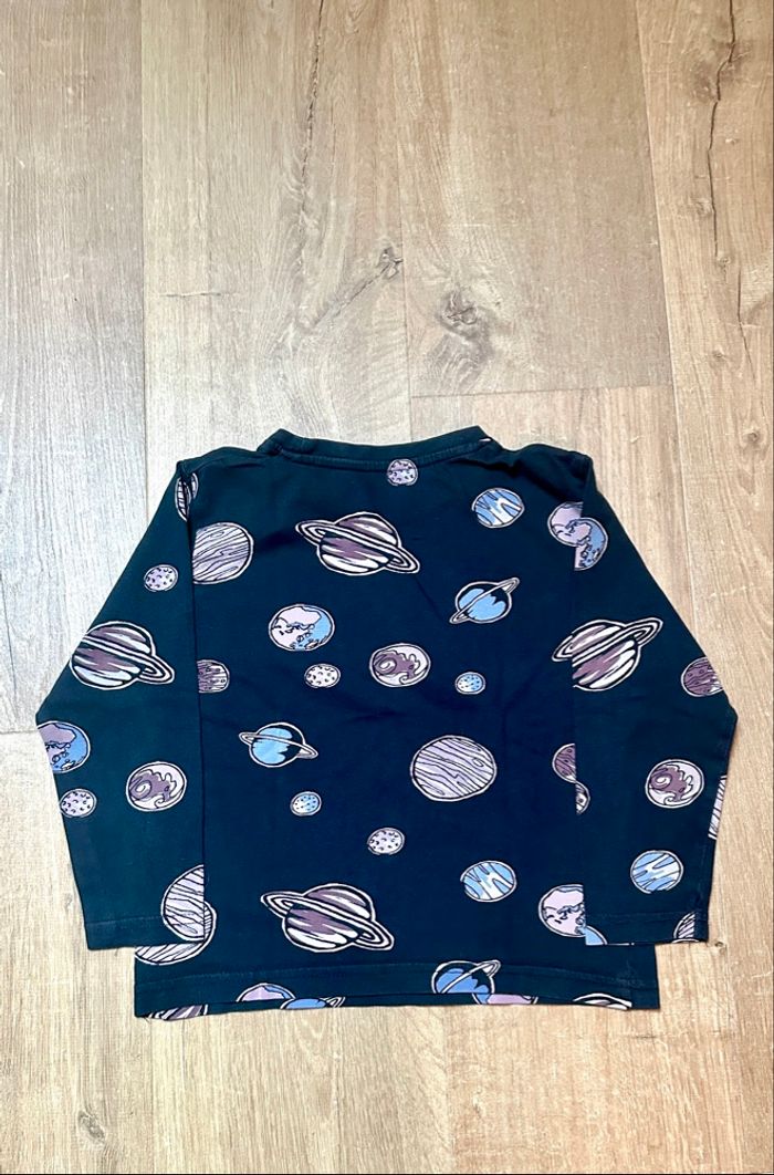 💜Teeshirt noir motif planète primark taille 4/5 ans 💜