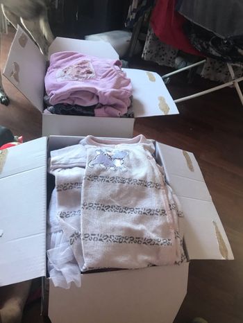 Vêtements fille trois à six mois