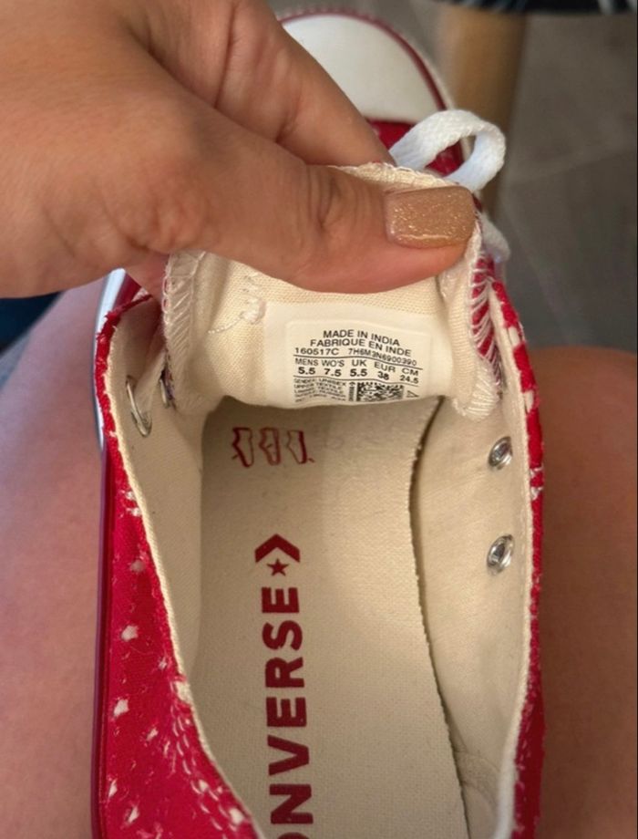 Converse rouge à pti étoiles blanche - photo numéro 4