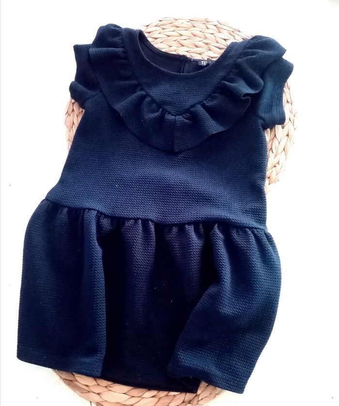 4/5 tex robe bleu marine a volant et paillettes /neuf sans étiquette - photo numéro 5