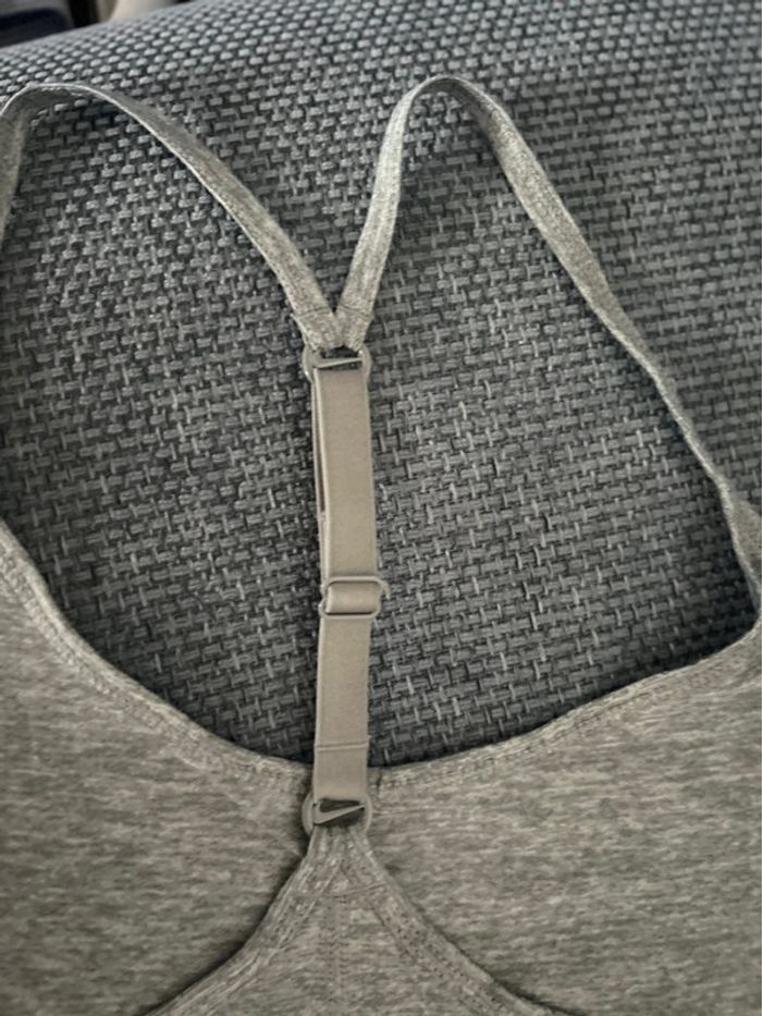 Débardeur Nike taille M neuf - photo numéro 7