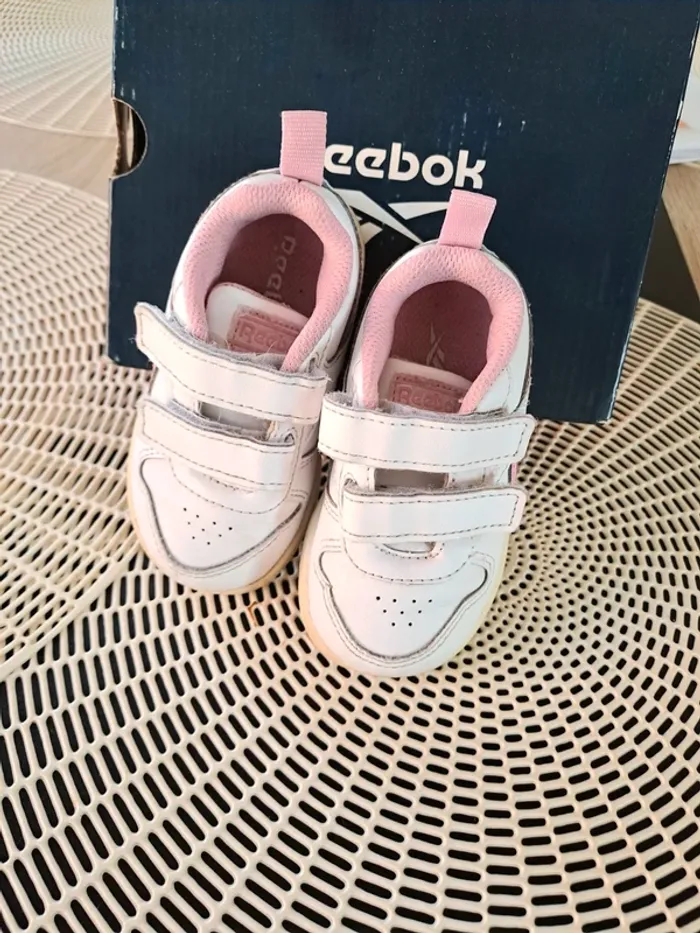 Basket, taille 19 et demi, marque Reebok - photo numéro 4