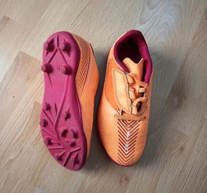Chaussures de foot taille 29 - photo numéro 2