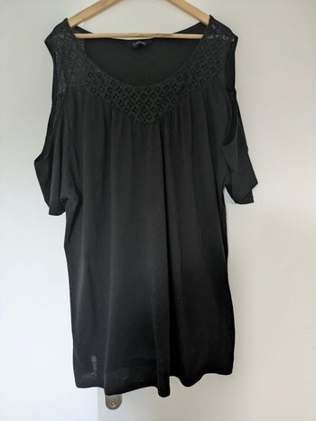 Top manches courtes et ajourées 54/56 Yours