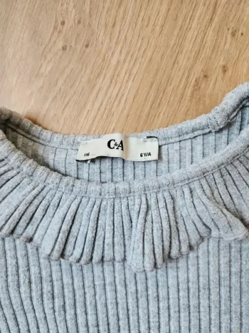 Pull côtelé col claudine gris c&a 6 ans