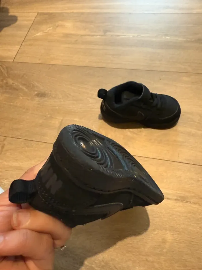 Baskets Nike neuves - photo numéro 4