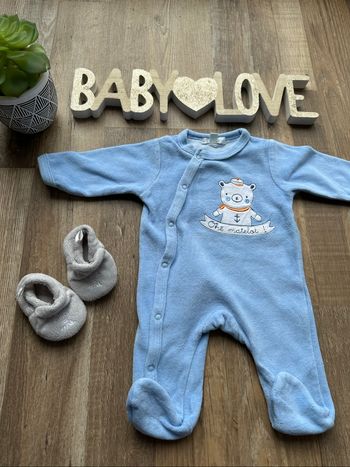 - Pyjama Mes petits cailloux       - 1 mois  - Très bon état