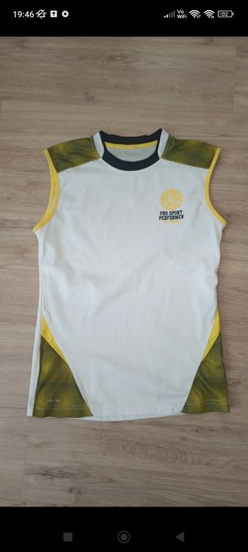 T-shirt de sport garçon taille s