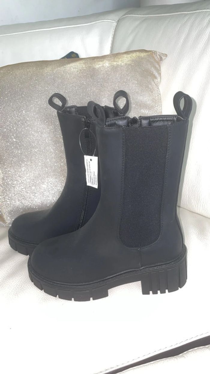 Bottes noires style Chelsea neuves, semelle crantée T36