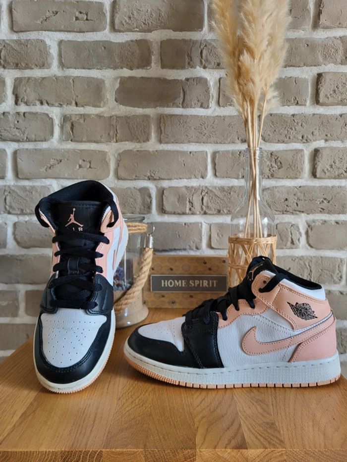 Baskets Nike Jordan 1 Mid Black Toe orange arctique - banc noir et rose, excellent état