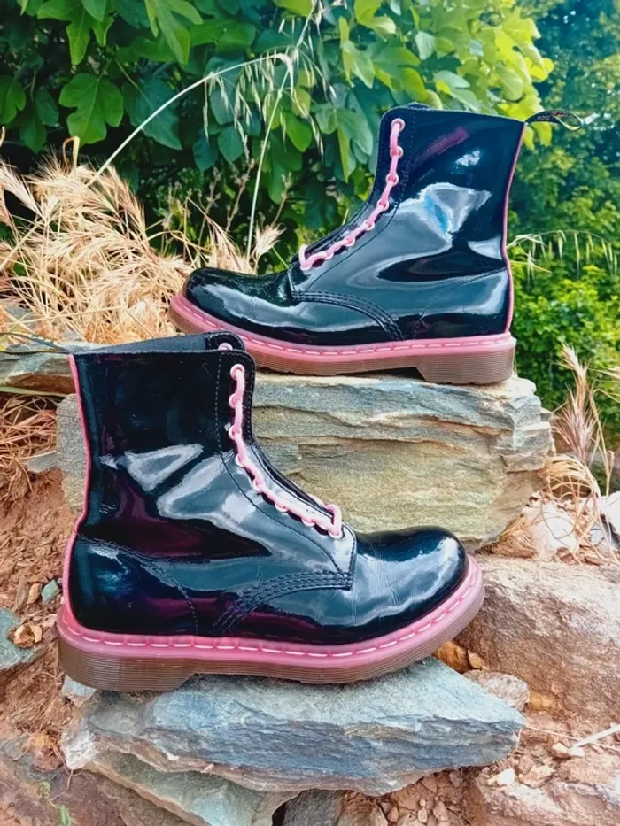 Dr. Martens Pascal vernis noir et rose 39