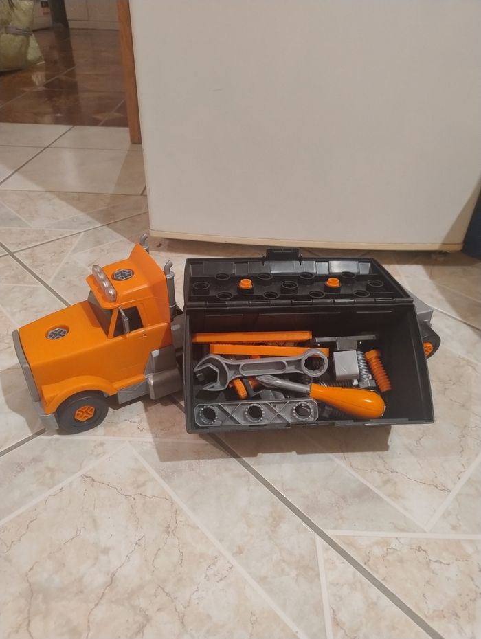 Outils et son camion - photo numéro 3