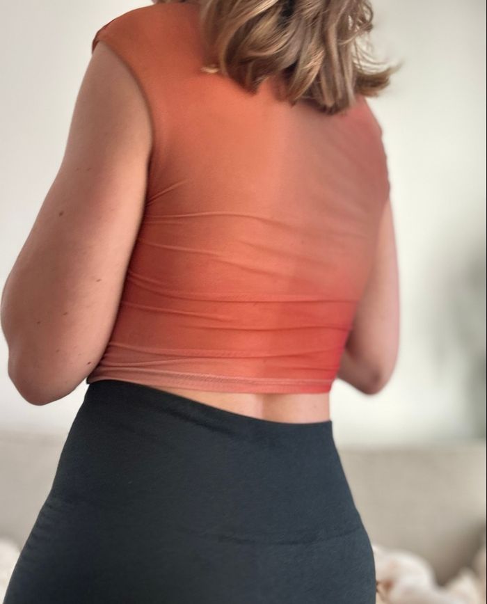 Haut bershka orangé avec strass - photo numéro 2