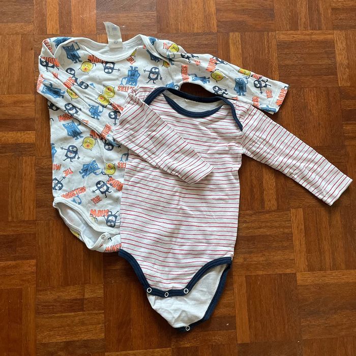 Lot de body Absorba 18 mois