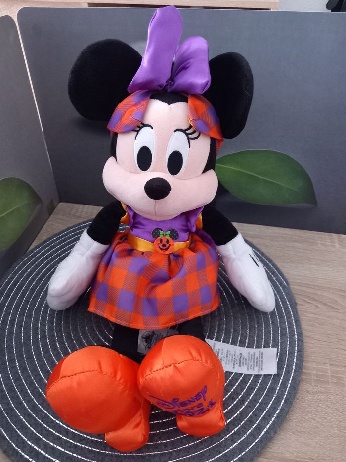 Peluche Minnie Disney store 2021 série halloween 🎃 40cm - photo numéro 2