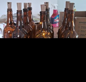 Lot de 9 Bouteilles en verre ambré décoratives avec guirlande lumineuse LED