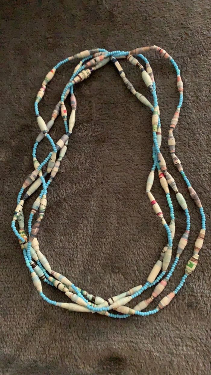 Collier perles de papier et perles de rocailles