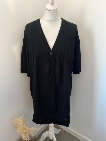 Robe noire col en V Sandro M