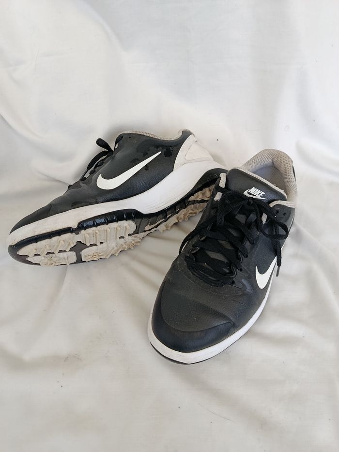 Chaussures de golf mixte 38.5 noir et blanches Nike à crampons - photo numéro 2