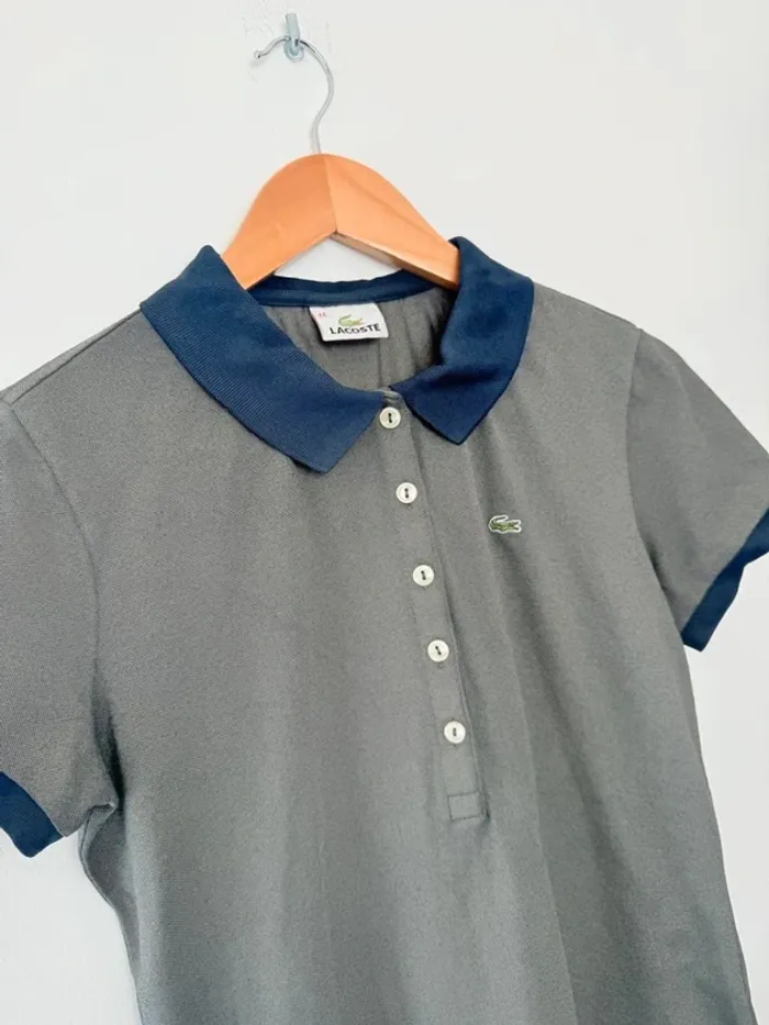 Polo Lacoste femme gris et bleu taille 44 soit L très bon état - photo numéro 2