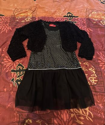 Boléro+robe fille taille 4 ans🦄