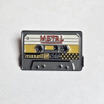 Pin's K7 CASSETTE AUDIO METAL MUSIQUE OLDIES