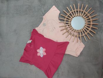 Lot tee shirt et body