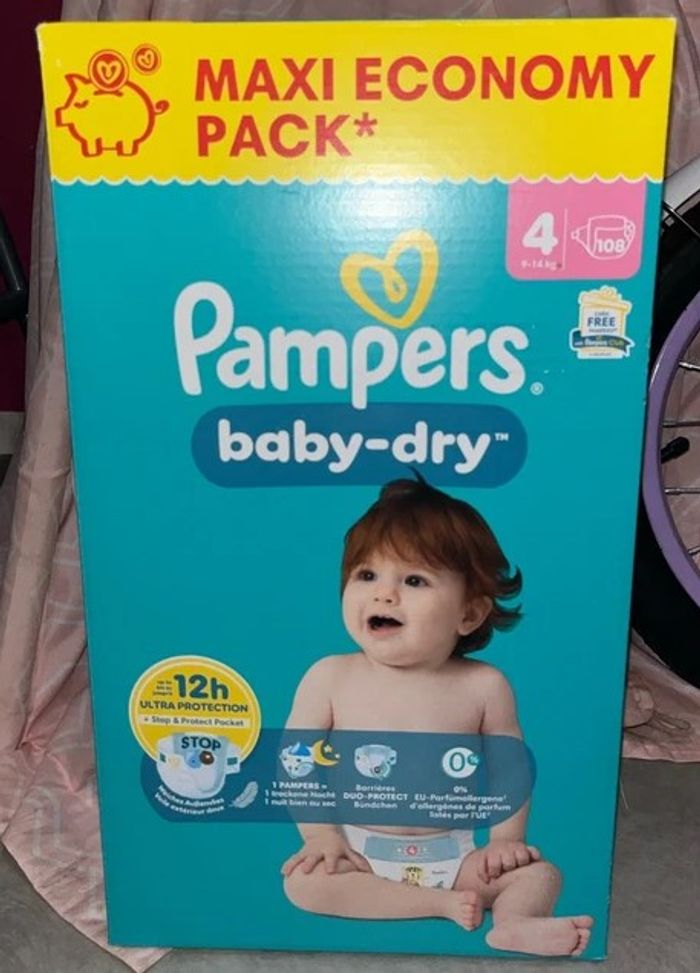 Pack 108 couches pampers Baby-Dry taille 4 neuf