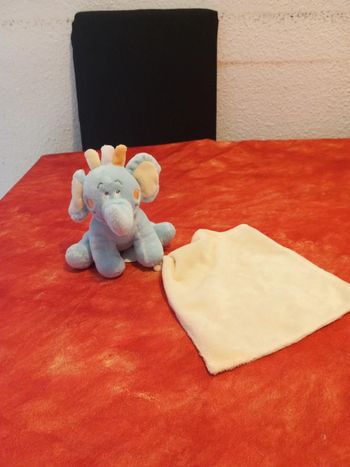 Doudou Éléphant bleu kimbaloo, la halle