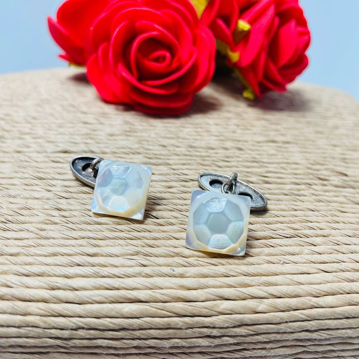 🔥 Modèle Rare. Boutons de manchettes à chaînette. Nacre véritable. Gravure ballon de football. - photo numéro 2