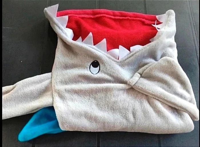 Sac de couchage couverture queue de requin enfant - Gris et Bleu - Très bon état