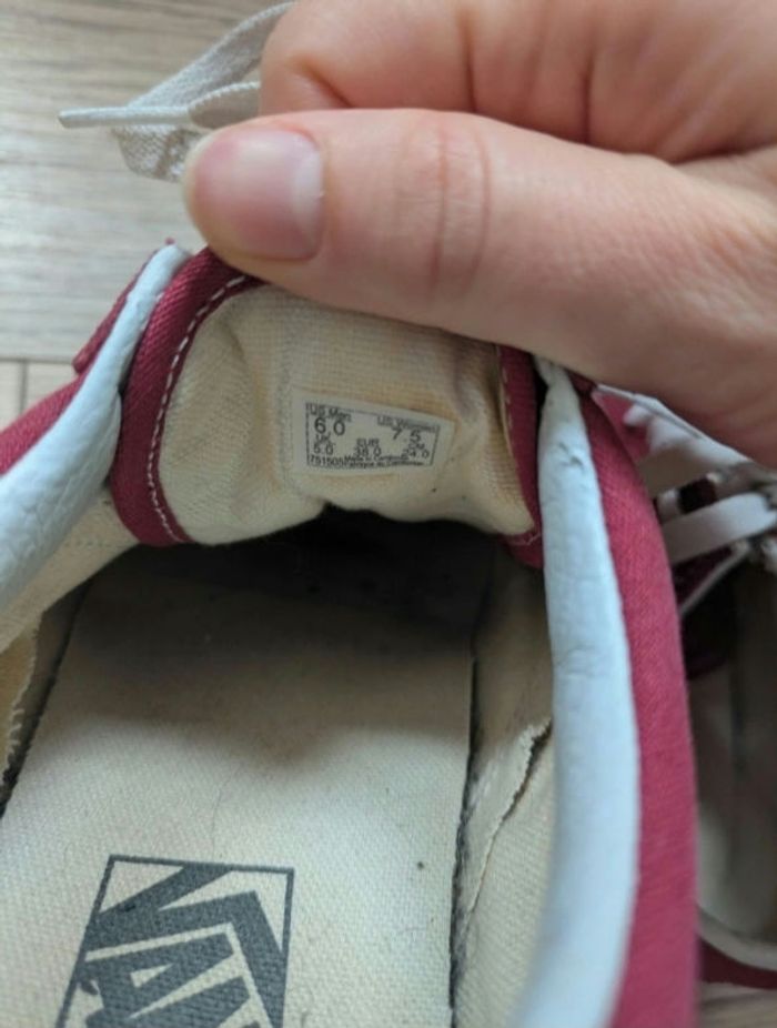 Vans de couleur bordeau - photo numéro 5