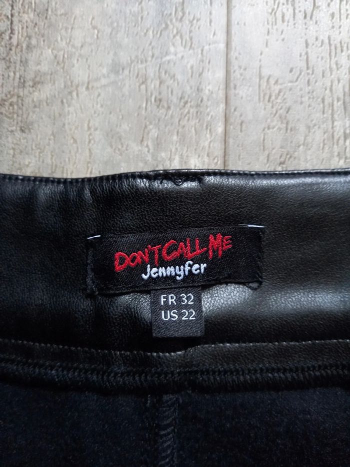 Short simili cuir Don t call me Jennifer 32 - photo numéro 3