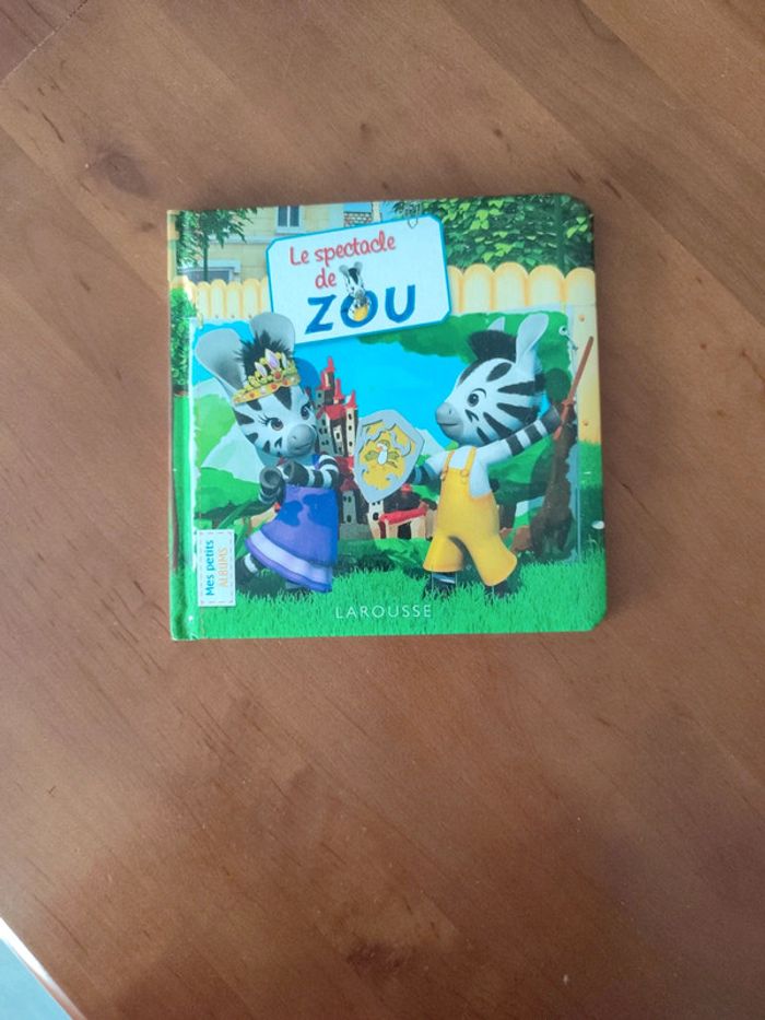Livre enfant le spectacle de Zou très bon état